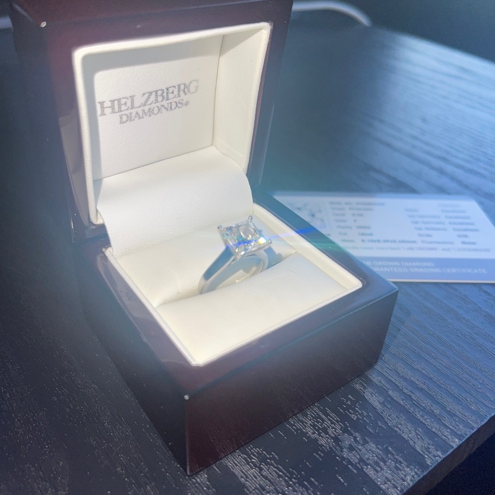 SALE! 3ct+ VVS Princess Cut Diamond Ring! w/ GCAL paperwork! New!